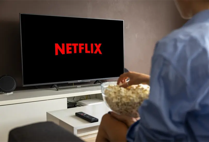 Tras prohibir compartir cuentas, la plataforma de streaming inoform&oacute; que habr&aacute; una rebaja de precios en diversos pa&iacute;ses de Latinoam&eacute;rica,
