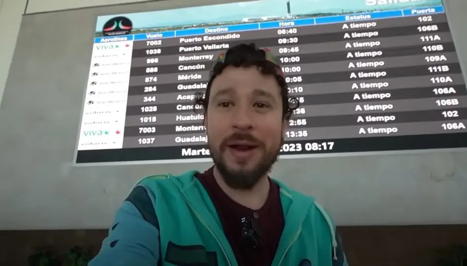 Luisito Comunica conoce el AIFA