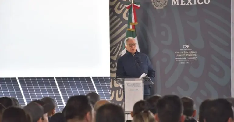 Una vez que se completen sus tres etapas, la Central beneficiará a 1.6 millones de habitantes, lo que equivale a 536 mil hogares, adelantó el director de CFE. Imagen: Presidencia.