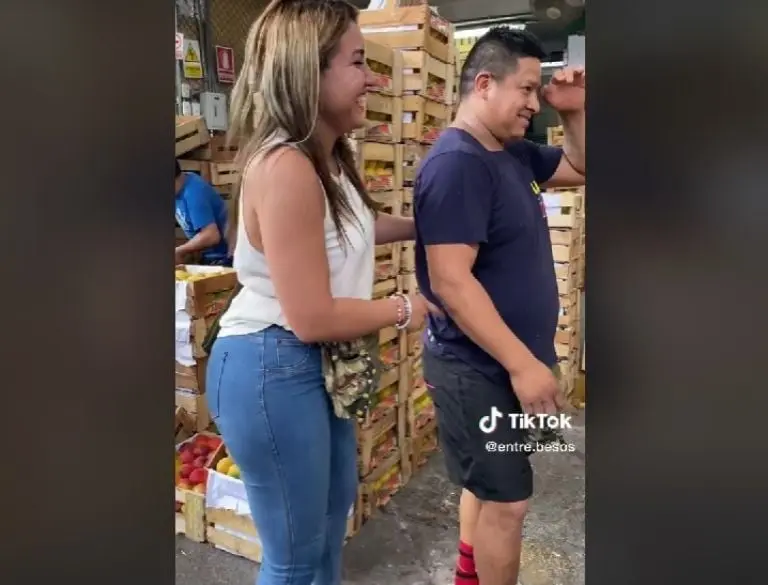 Mujer le pide matrimonio a su novio (TikTok)