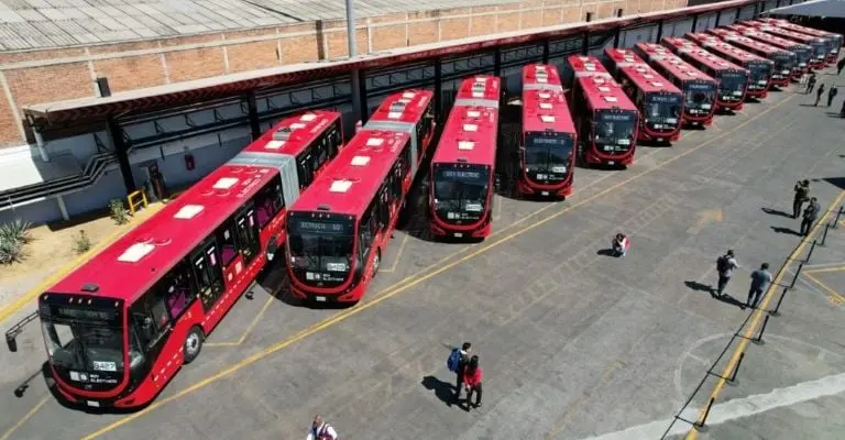 El gobierno de CDMX considera extender esta medida a las demás líneas del Metrobús. Imagen: @seduviCDMX.
