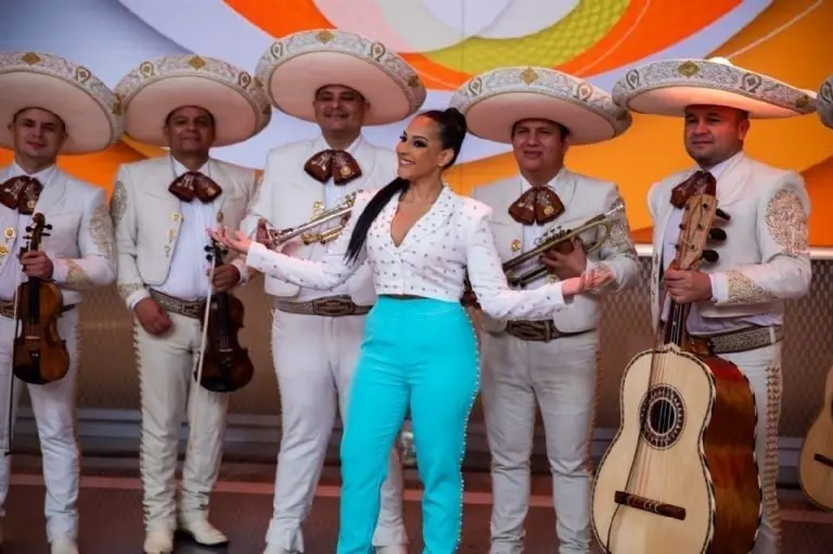 El 21 de febrero cumplió su sueño en Univisión Nueva York, cantando acompañada de mariachis. Créditos: Especial