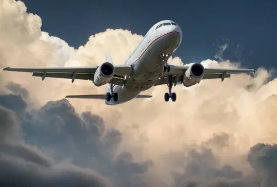 S Money analizó tuits sobre compañías aéreas de todo el mundo para encontrar la más querida y odiada de cada país , incluyendo a México S Money analizó tuits sobre compañías aéreas de todo el mundo para encontrar la más querida y odiada de cada país , incluyendo a México