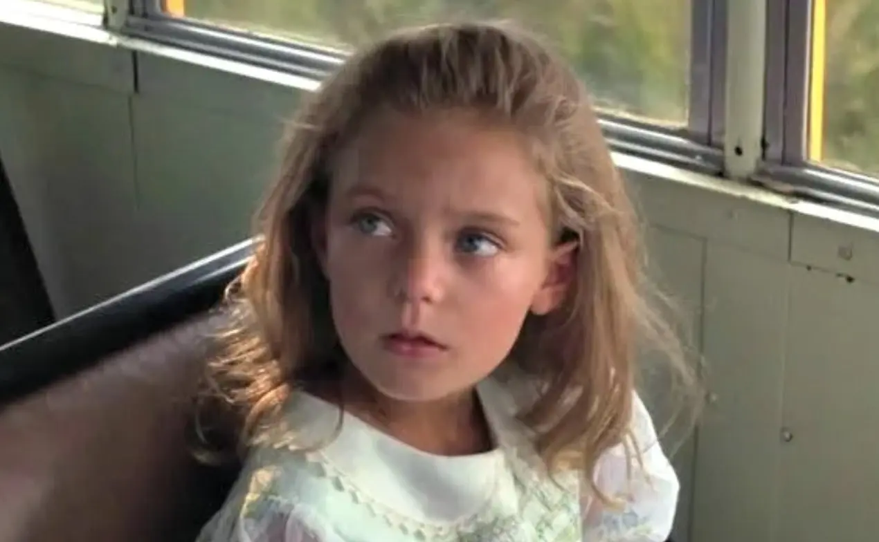 Hanna Hall interpret&oacute; a Jenny de ni&ntilde;a