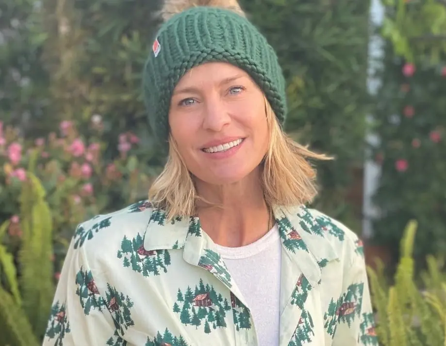 Ahora tiene 56 a&ntilde;os, tiene 2 hijos producto de su matrimonio con Sean Penn y actualmente est&aacute; casada con Clement Giraudet. Ha participado en series como House of cards y Ozark.