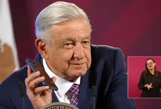 AMLO sorprendió al hacer una llamada en plena conferencia matutina ante a los medios. ¿A quién llamó y por qué? Te lo contamos.