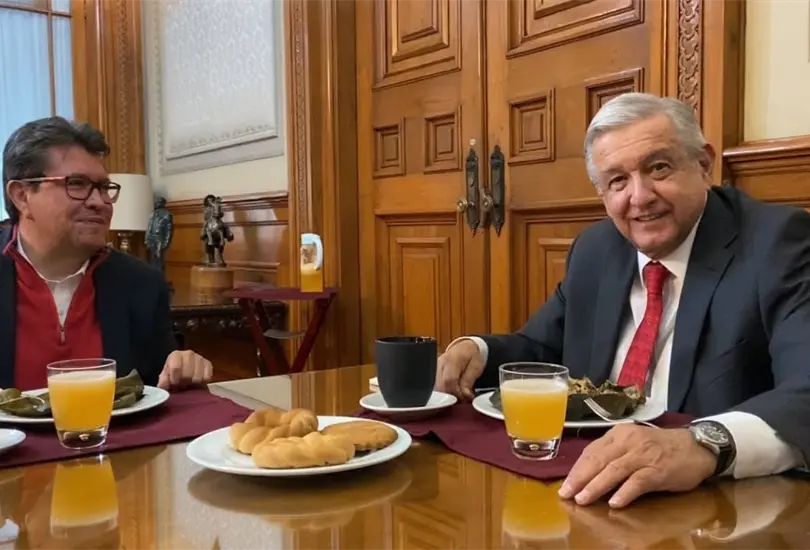 AMLO exhibi&oacute; una postura de Monreal que revela lo que busca y representa y que abre diferencias de fondo entre ambos; el senador respondi&oacute; por Twitter.
