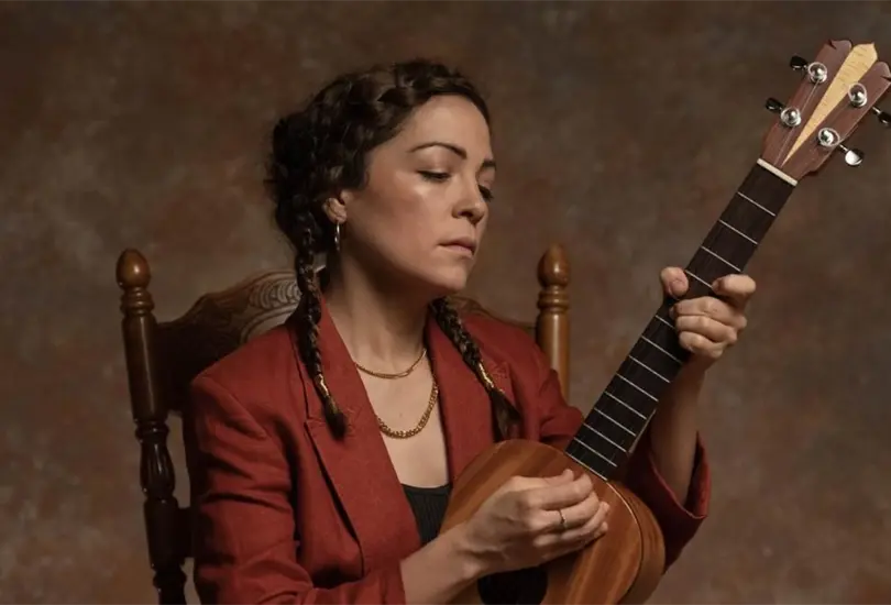 La lista de agradecimiento es enorme. Principalmente quiero dedicar este momento a mi gente, mi pa&iacute;s, mi cultura y tradici&oacute;n que tanto me ense&ntilde;a y me inspira, dijo la cantante al llevarse premio al Mejor &aacute;lbum de M&uacute;sica Regional Mexicana 