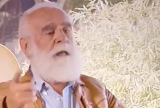 El político panista, Diego Fernández de Cevallos, se casó con una menor de edad veinte años menor que él. Pena que pareciera mi abuela, dijo en una entrevista. El político panista, Diego Fernández de Cevallos, se casó con una menor de edad veinte años menor que él. Pena que pareciera mi abuela, dijo en una entrevista.