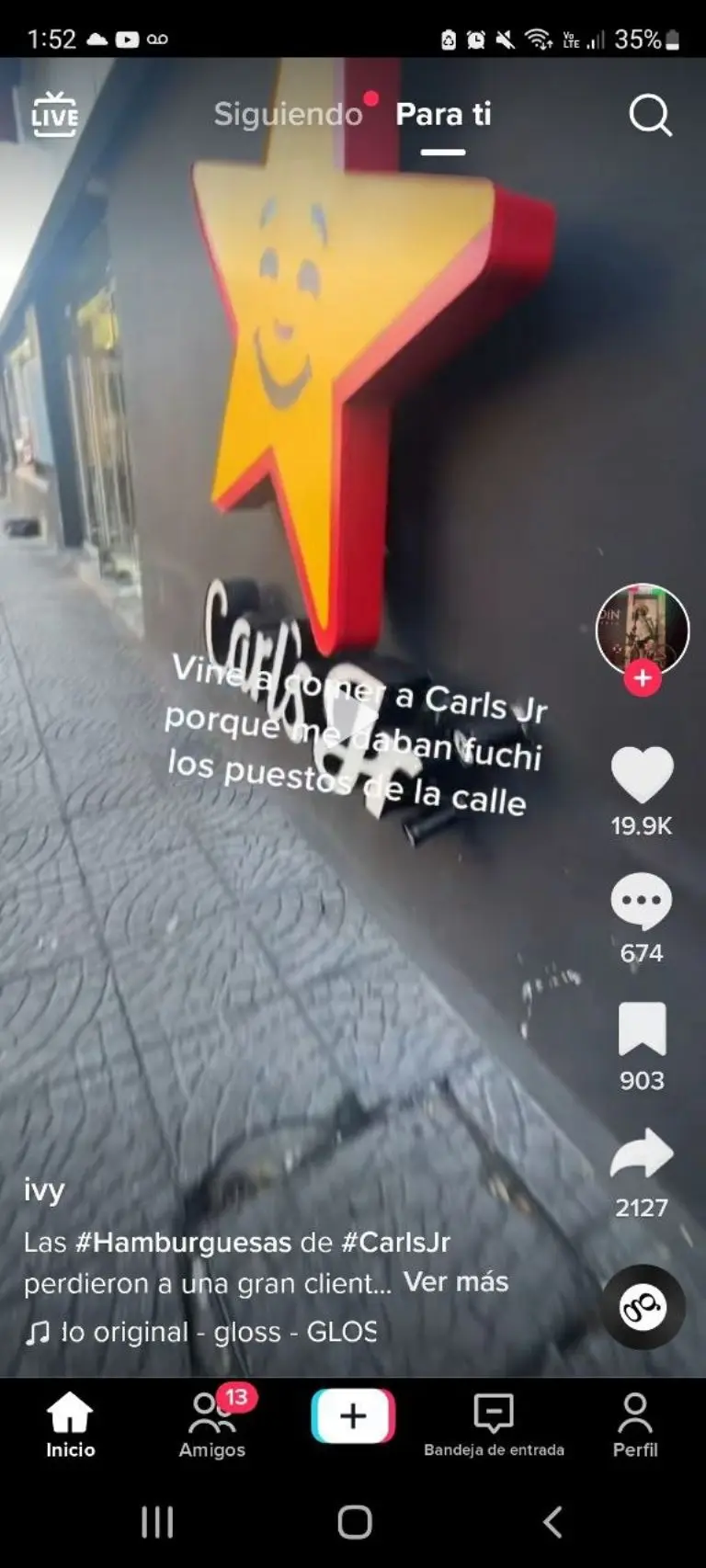 Denuncian Carl´s Jr por cucaracha - Tomada de video