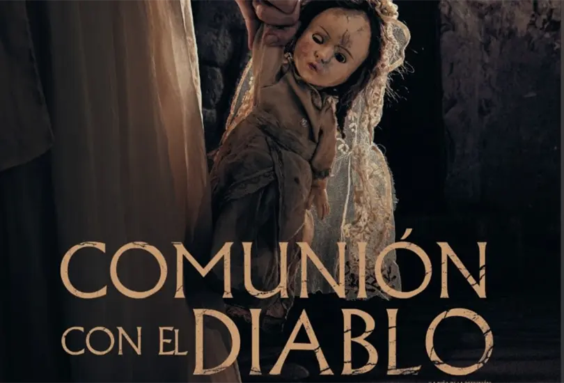 Comuni&oacute;n con el Diablo es el retrato del ya escalofriante proceso de crecer, al tocar temas como el bullying, los peligros del consumo de sustancias y la violencia intrafamiliar; en conjunto con sucesos sobrenaturales que incluyen maldiciones y muertes inexplicables