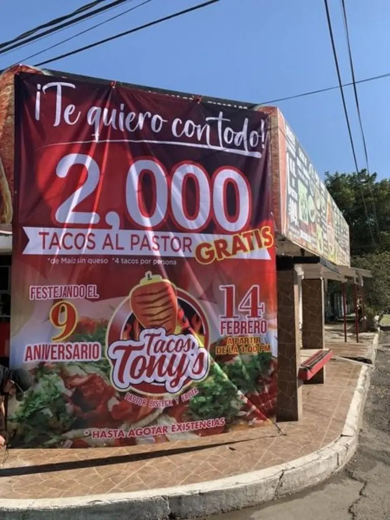 Taquería regala 2 mil tacos - Tomada de Facebook