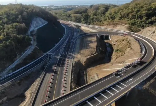 Suman ya dos tramos en operación de esta carretera que beneficia 14 comunidades de la región 