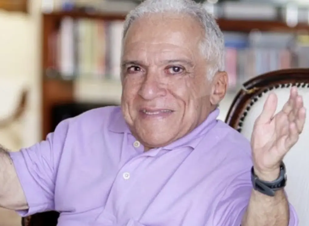 Med&iacute;a 1.12 m y fue un cantautor brasile&ntilde;o conocido como 'El peque&ntilde;o gigante de la canci&oacute;n'. Falleci&oacute; en 2014 a la edad de 66 a&ntilde;os por varias complicaciones cl&iacute;nicas, entre ellas una neumon&iacute;a. 