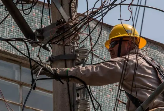 CFE restablece servicio de usuarios afectados por lluvias en CDMX y Edomex CFE restablece servicio de usuarios afectados por lluvias en CDMX y Edomex
