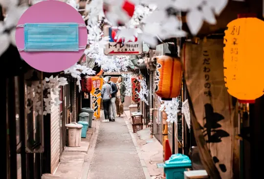 El gobierno de Japón decidió aliviar las pautas de COVID-19 sobre el uso obligatorio de cubrebocas, incluidas las del transporte público y las escuelas El gobierno de Japón decidió aliviar las pautas de COVID-19 sobre el uso obligatorio de cubrebocas, incluidas las del transporte público y las escuelas