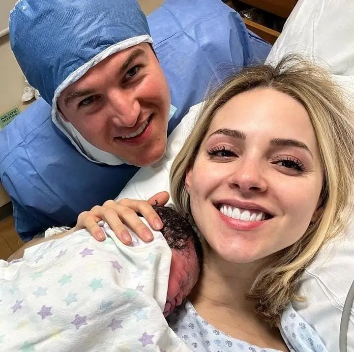 El empresario Elon Musk podría ser el padrino de la hija de Samuel García y Mariana Rodríguez El empresario Elon Musk podría ser el padrino de la hija de Samuel García y Mariana Rodríguez