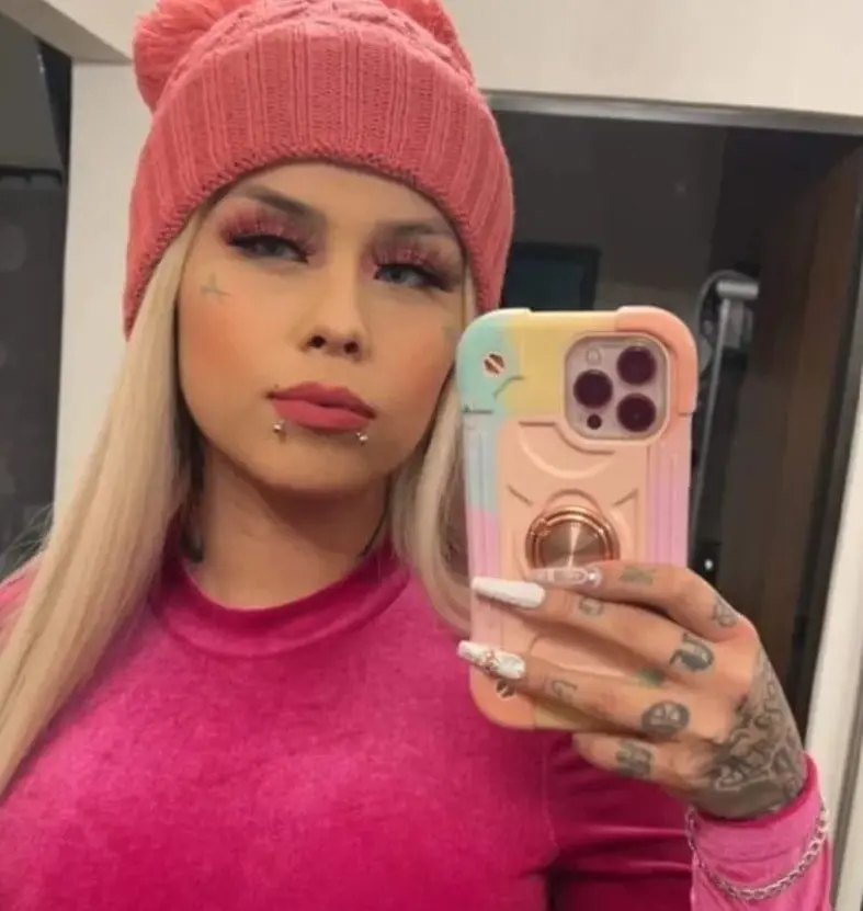 Hace unas semanas la influencer publicó un video donde reveló las cosas malas de su pareja, incluido que no le quería dar sus ganancias de YouTube.