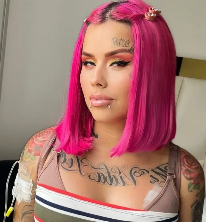 Los cambios no terminaron ahí y en lass últimas semanas cambió su maquille, peinado y forma de vestir.