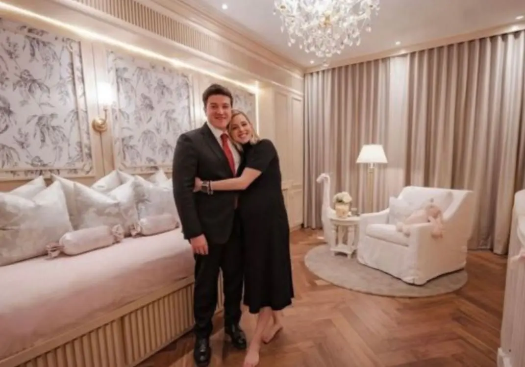 Recientemente se dio a conocer en redes sociales la lujosa habitación de Mariel, la hija de Samuel García y Mariana Rodríguez, quien está a punto de nacer. Te la mostramos.