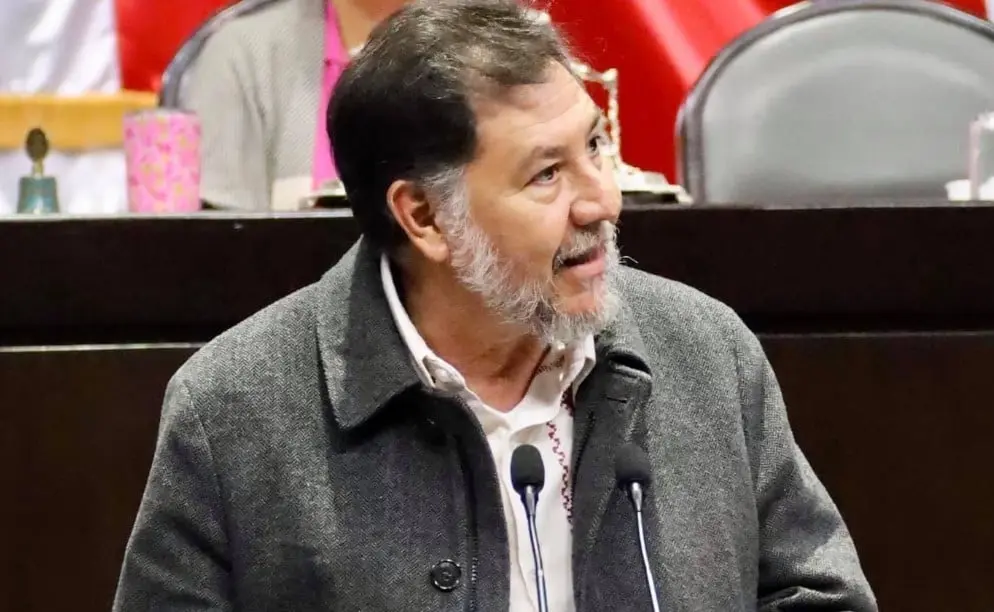 En 2020 el político subió a Twitter una foto en toalla después de salir de bañarse para quejarse del frío en Nueva York y se convirtió en protagonista de memes.