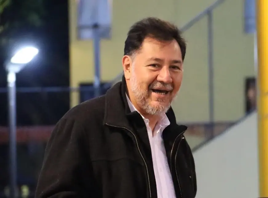 Lo mismo ha pasado con el expresidente Vicente Fox, pues constantemente Noroña se ha peleado con él en Twitter y lo ha llamado vividor, traidor y hasta 'cabeza hueca'.