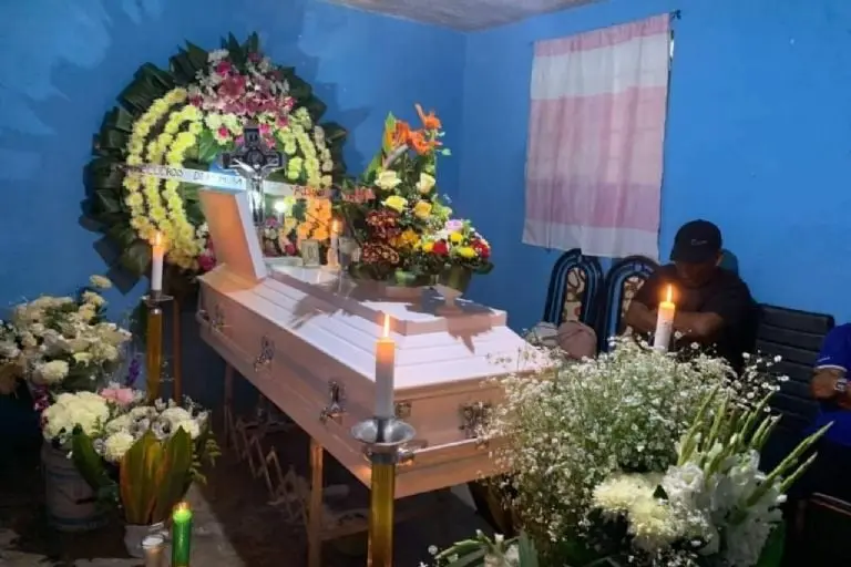 Funeral de la estudiante de 14 años. Créditos: Especial