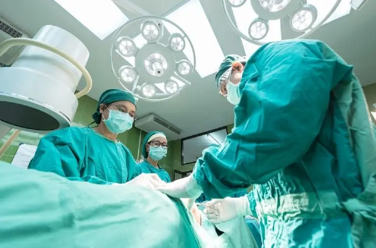 "Con la sangre del cordón umbilical no se dispone de tantas células y tardan un poco más en poblar el organismo tras su infusión". Leyenda