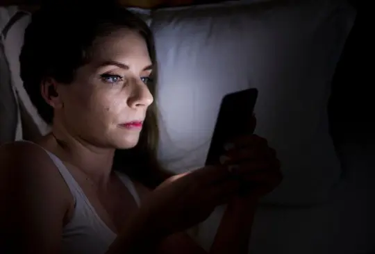 Día Mundial del Sueño: Por qué no debes ver tu celular antes de dormir. Día Mundial del Sueño: Por qué no debes ver tu celular antes de dormir.