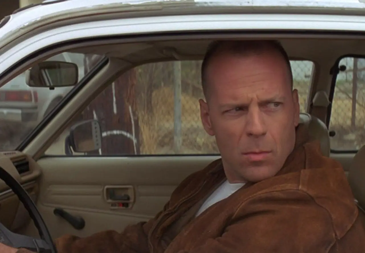 En su adolescencia tenía problemas de tartamudez y logró superarlos al interpretar a un personaje en una obra escolar. Ahí nació su gusto por la actuación. En su adolescencia tenía problemas de tartamudez y logró superarlos al interpretar a un personaje en una obra escolar. Ahí nació su gusto por la actuación.