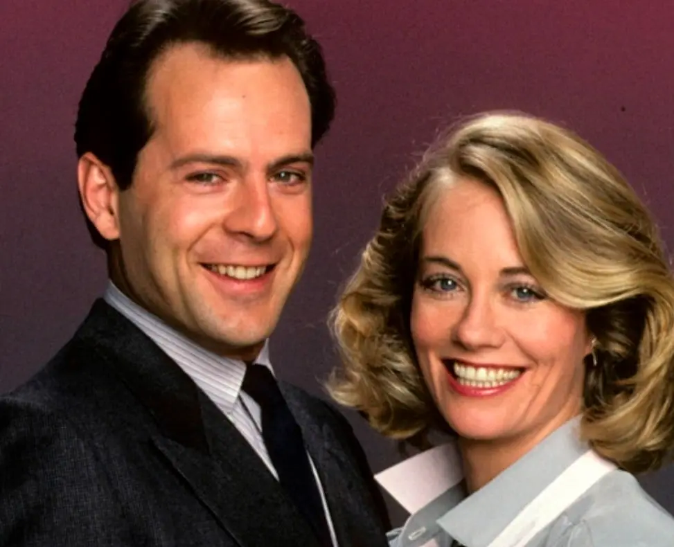 En 1985 consiguió un papel en la serie Luz de luna y se consolidó como actor de comedia. En 1985 consiguió un papel en la serie Luz de luna y se consolidó como actor de comedia.