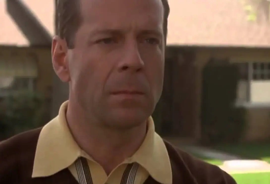 Debutó en el cine como extra en la película El primer pecado mortal, protagonizada por Frank Sinatra. Debutó en el cine como extra en la película El primer pecado mortal, protagonizada por Frank Sinatra.