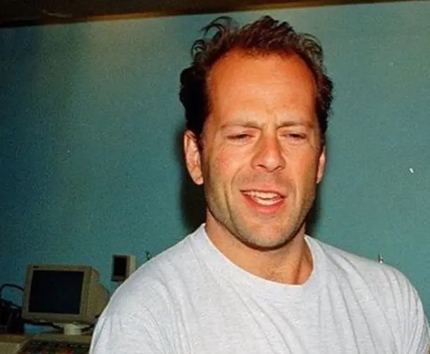 En la década de 1990 participó en películas taquilleras como: Pulp Fiction, Doce Monos y El quinto Elemento. En la década de 1990 participó en películas taquilleras como: Pulp Fiction, Doce Monos y El quinto Elemento.