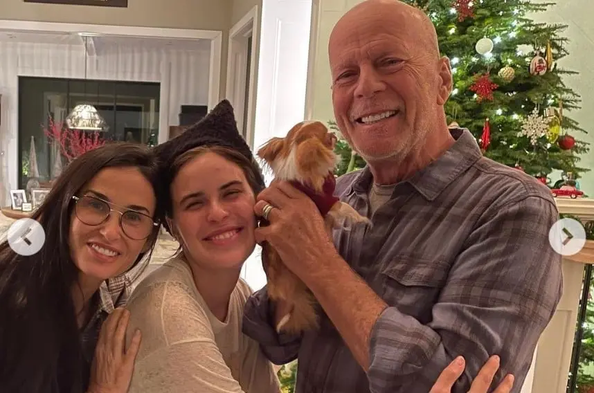 Lamentablemente en marzo de 2022 anunció su retiro porque padece demencia frontotemporal y eso le ha causado problemas para comunicarse. Lamentablemente en marzo de 2022 anunció su retiro porque padece demencia frontotemporal y eso le ha causado problemas para comunicarse.