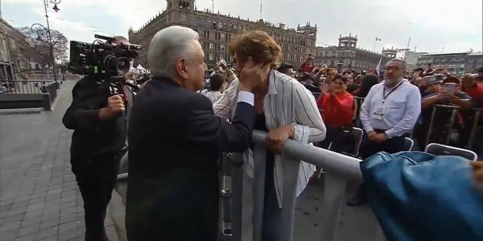 La maestra Delfina Gómez, candidata a la gobernatura del Estado de México, asistió a la celebración encabezada por AMLO. 