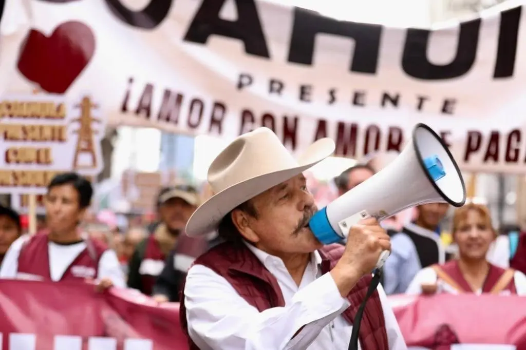 El Gobernador de Coahuila, Armando Guadiana, también asistió a la marcha en apoyo al presidente López Obrador. 