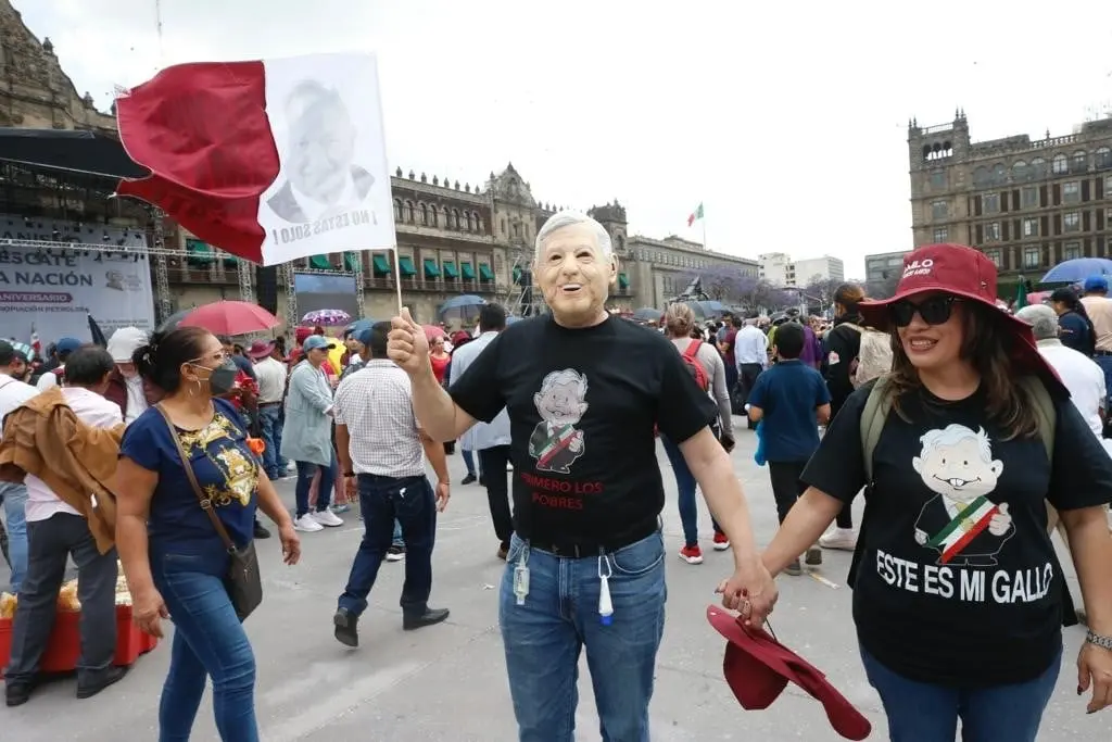 Pareja simpatizante del presidente López Obrador. 