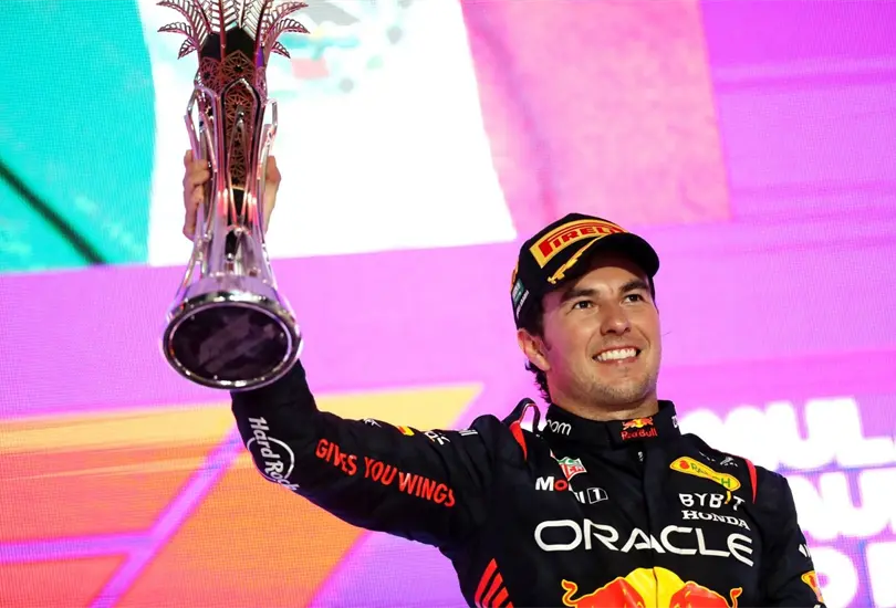 Fue m&aacute;s duro de lo que pens&eacute;, pero al final estoy feliz de lograr mi quinta victoria en F1 tuite&oacute; el piloto mexicano