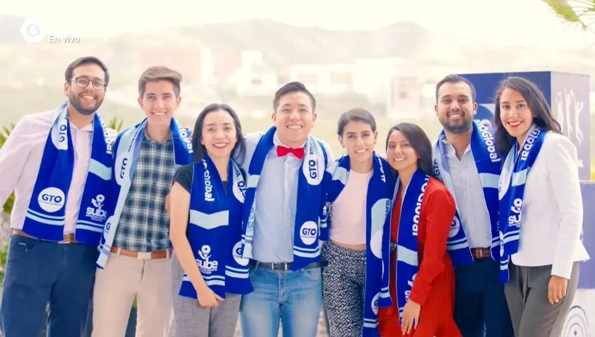 El informe de resultados est&aacute; enfocado esta vez en las personas m&aacute;s que en las cifras. Diego Sinhue agradeci&oacute; a su gabinete por hacer 'un gran equipo' y por los logros del estado.