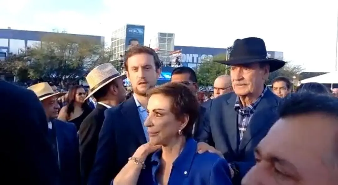  Vicente Fox Quesada y Martha Sahagún 