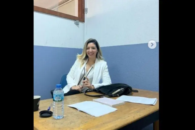 Profesora de Instagram cautiva las redes - @fidannatalay