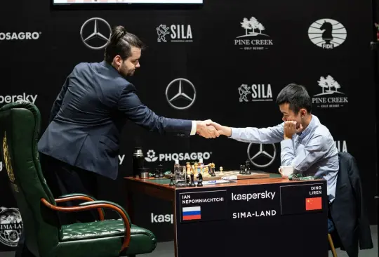 Ian Nepo vs Ding Liren en el Torneo de Candidatos 2022