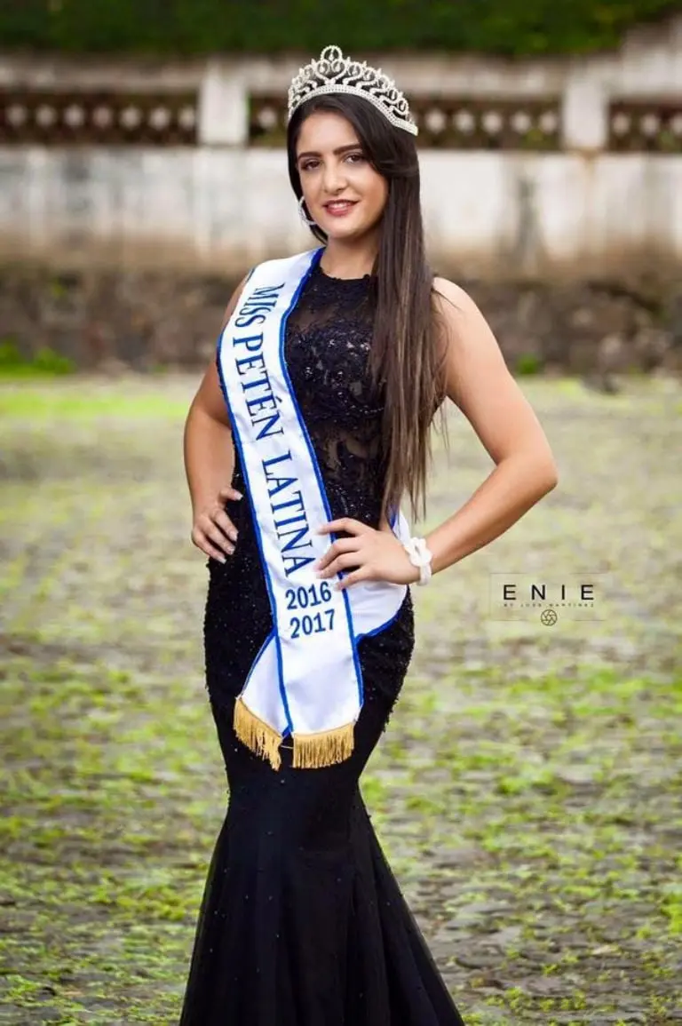 Renata Gilardi durante certamen Miss Petén Latina 2026-2017. Créditos: Miss Universo Guatemala