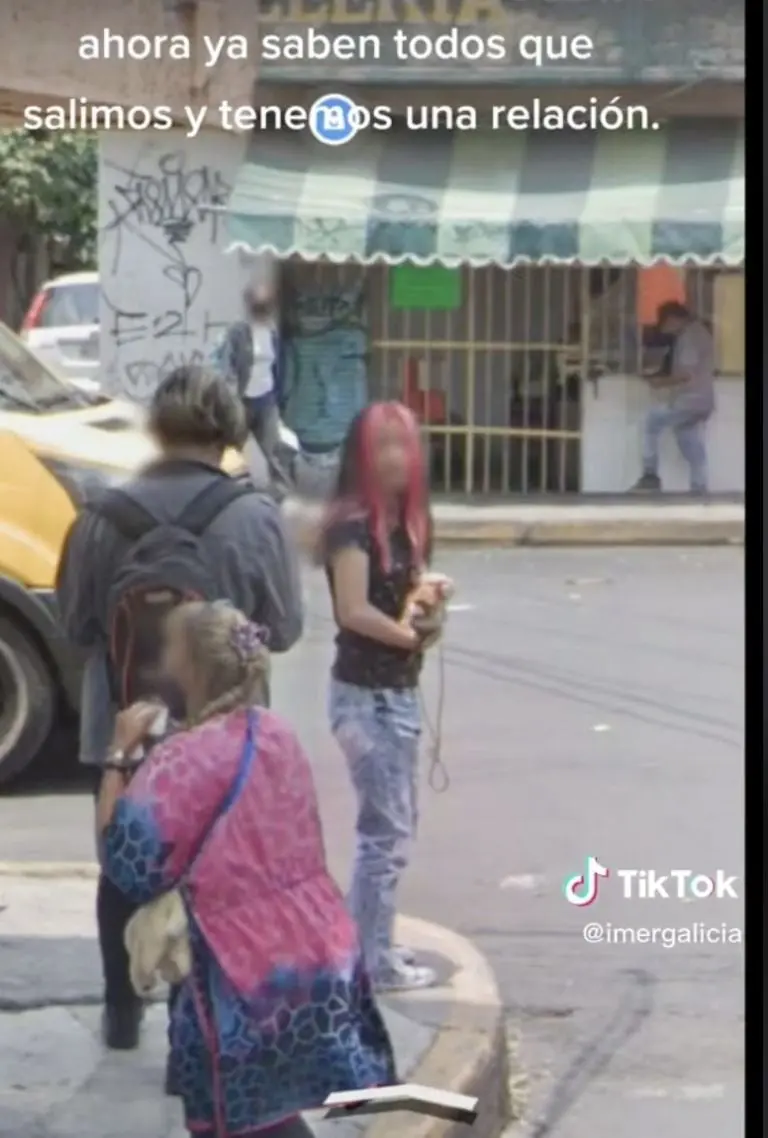 Novios expuestos por Google Maps. Créditos: Imer Galicia (@imergalicia)