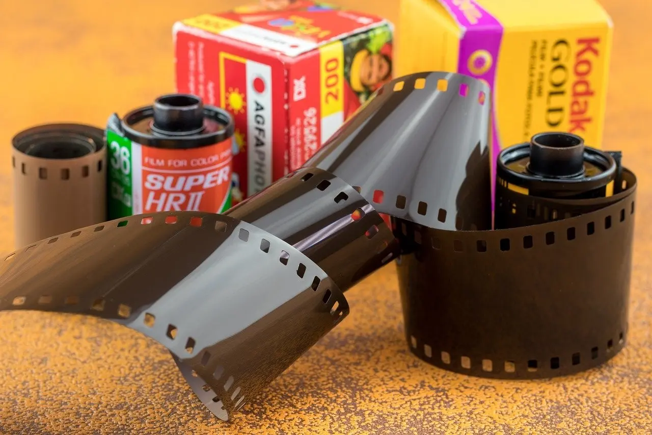 Tener que revelar los rollos para ver tus fotos