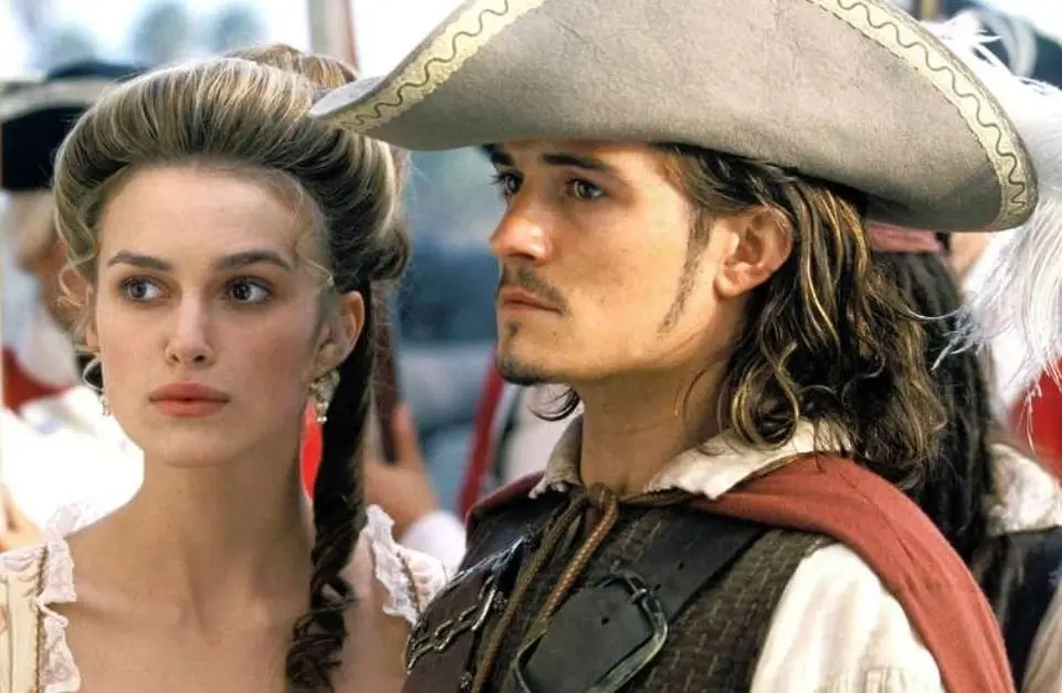 Piratas del Caribe es una exitosa saga de pel&iacute;culas de fantas&iacute;a y aventura, protagonizada por Johnny Depp, Orlando Bloom y Keira Knightley. La primera cinta 'Piratas del Caribe: la maldici&oacute;n del Perla Negra' lleg&oacute; a los cines en 2003 y ya han pasado 20 a&ntilde;os desde su estreno.