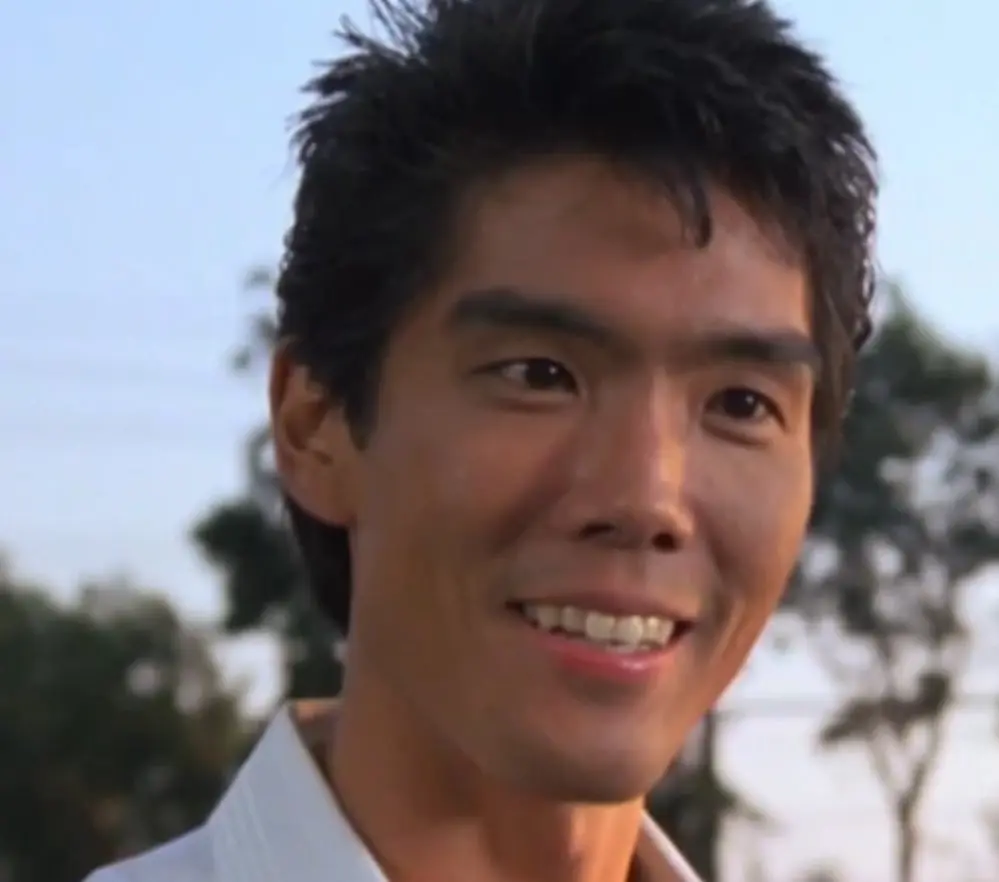 Yuji Okumoto interpret&oacute; a Chozen Toguchi, el sobrino de Sato