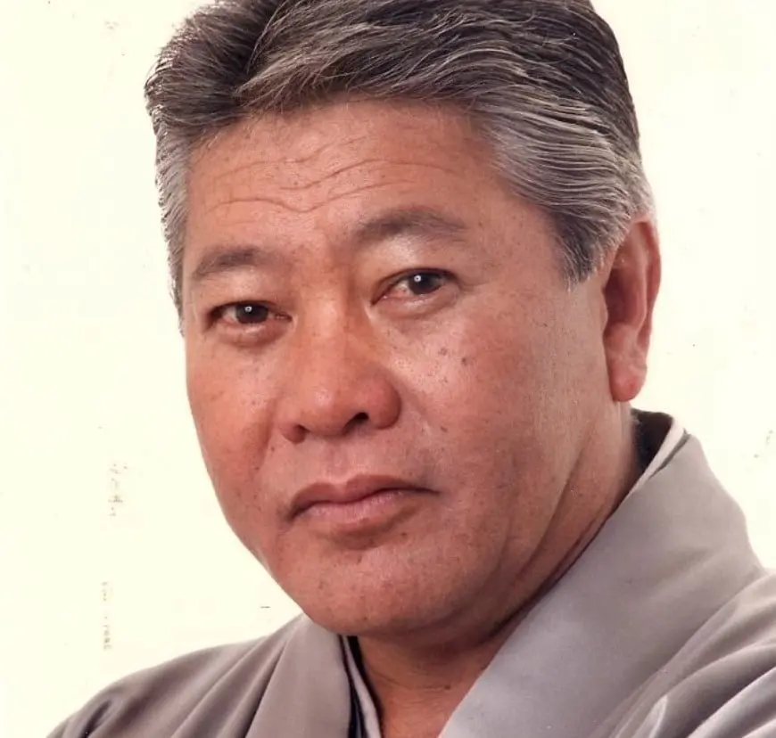 Falleci&oacute; el 2 de mayo de 1996 a la edad de 60 a&ntilde;os. Trabaj&oacute; en series como La ley de Los &Aacute;ngeles y 21 Jump Street.