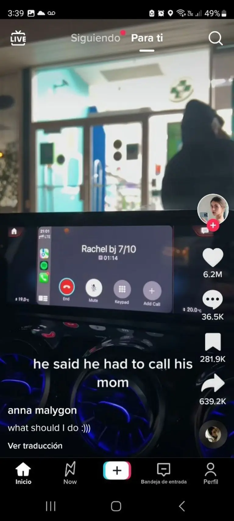 Novia sorprende a hombre infiel hablando con la amante - Tomada de video
