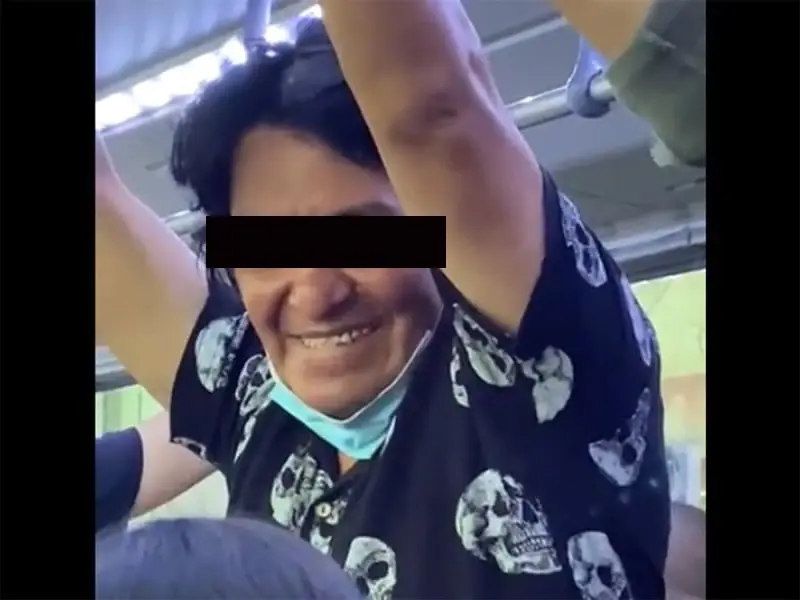 La joven comparti&oacute; el video del sujeto que la estaba molestando. 